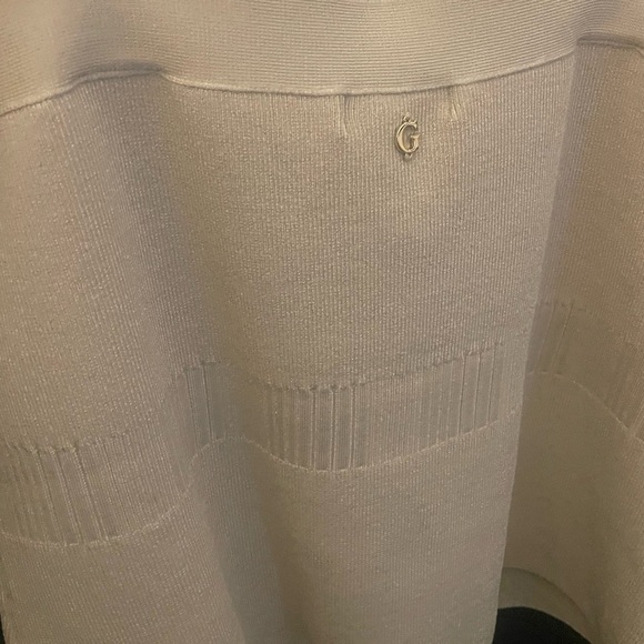 Guess XL Quiet Luxury Cream Body-con Sleeveless Knit Sweater, NWOT - Picture 5 of 8